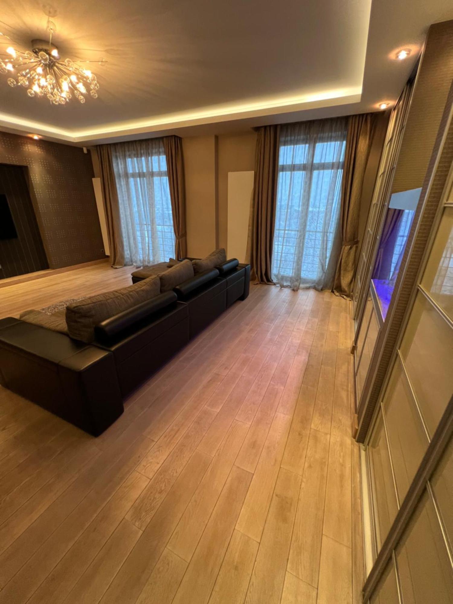 Apartment On Arkhipenka With Panorama View Liov Exterior foto