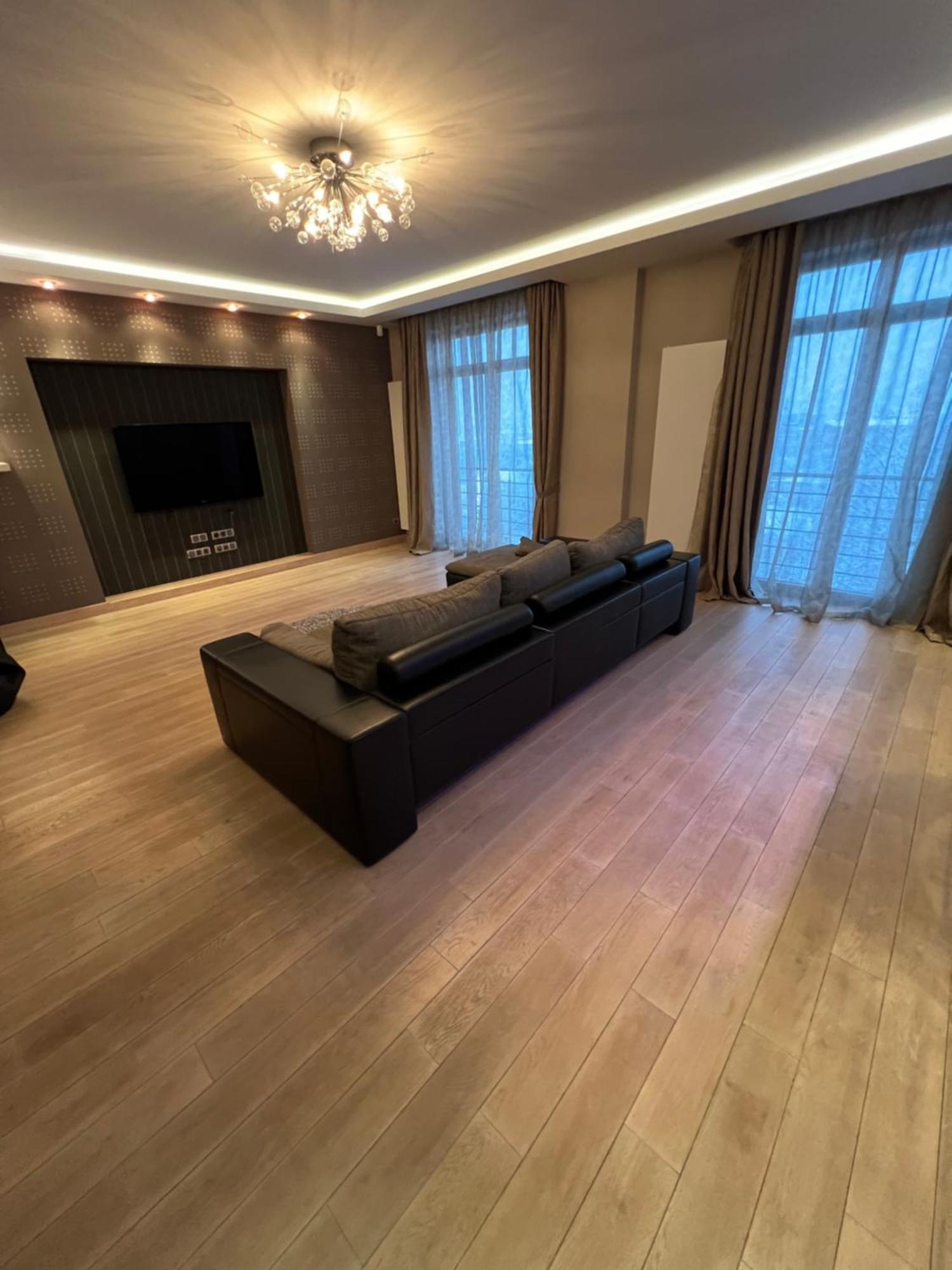 Apartment On Arkhipenka With Panorama View Liov Exterior foto