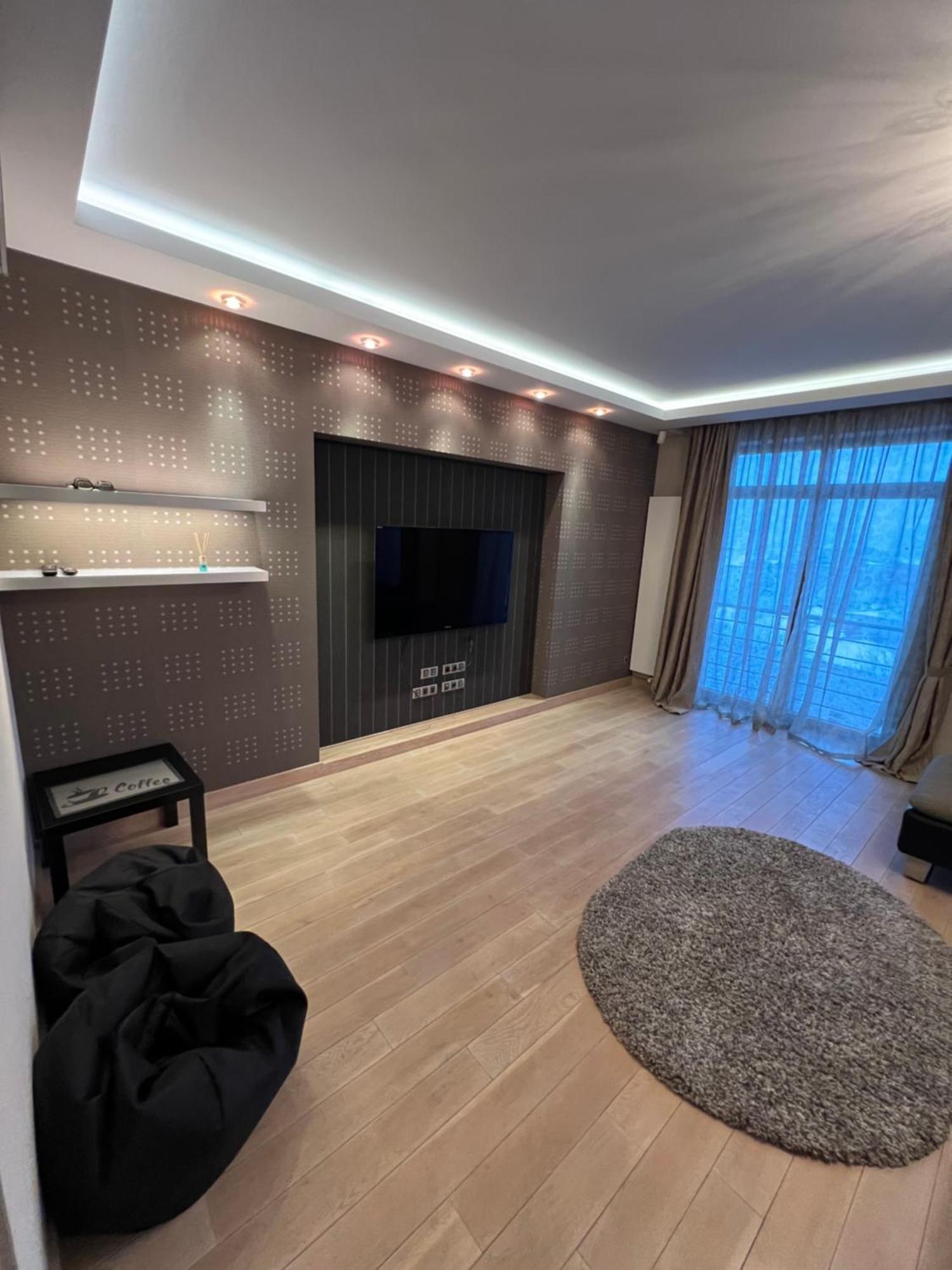 Apartment On Arkhipenka With Panorama View Liov Exterior foto