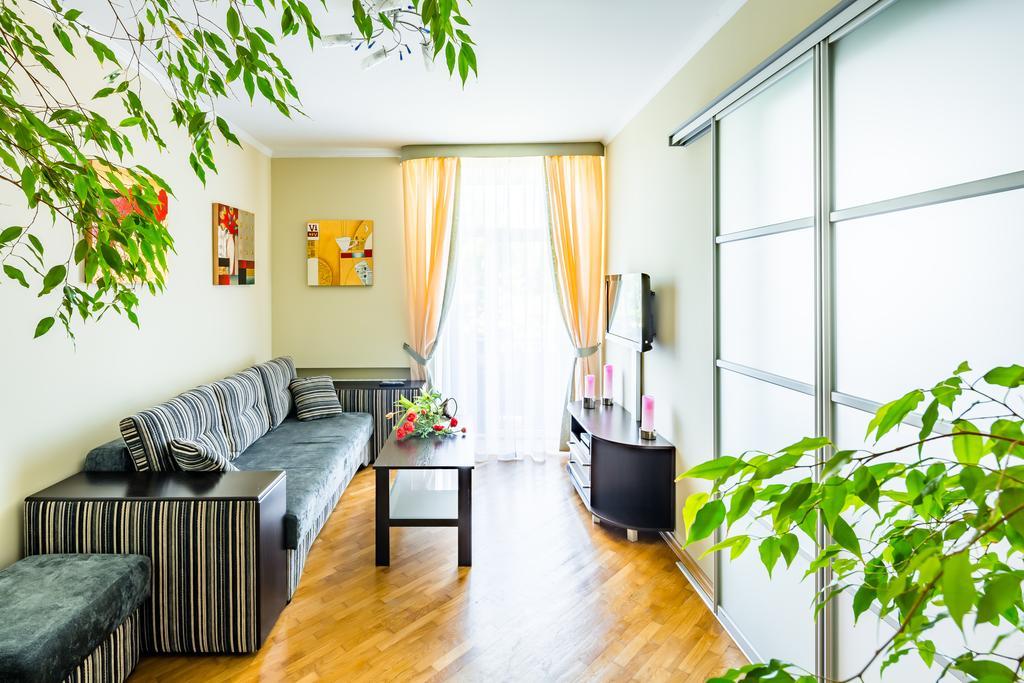 Apartment On Arkhipenka With Panorama View Liov Exterior foto