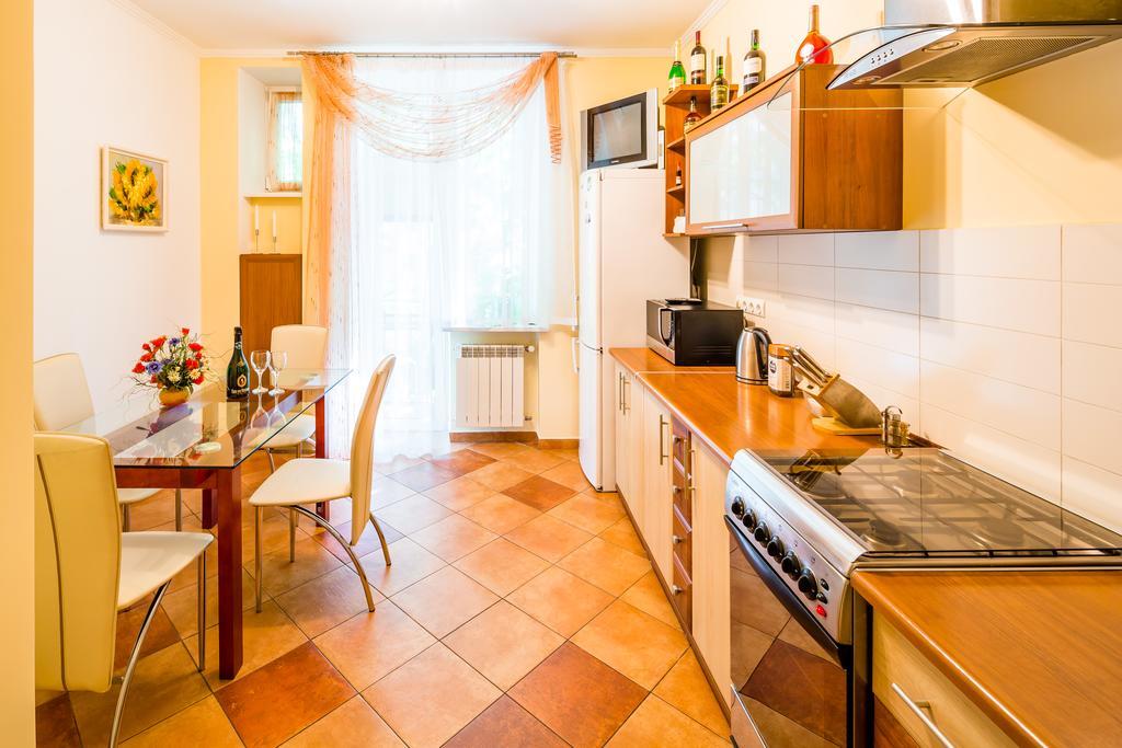 Apartment On Arkhipenka With Panorama View Liov Exterior foto