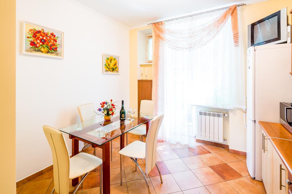 Apartment On Arkhipenka With Panorama View Liov Exterior foto