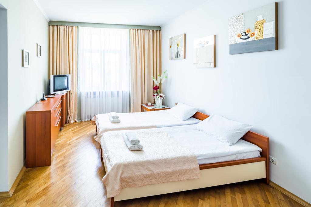 Apartment On Arkhipenka With Panorama View Liov Exterior foto