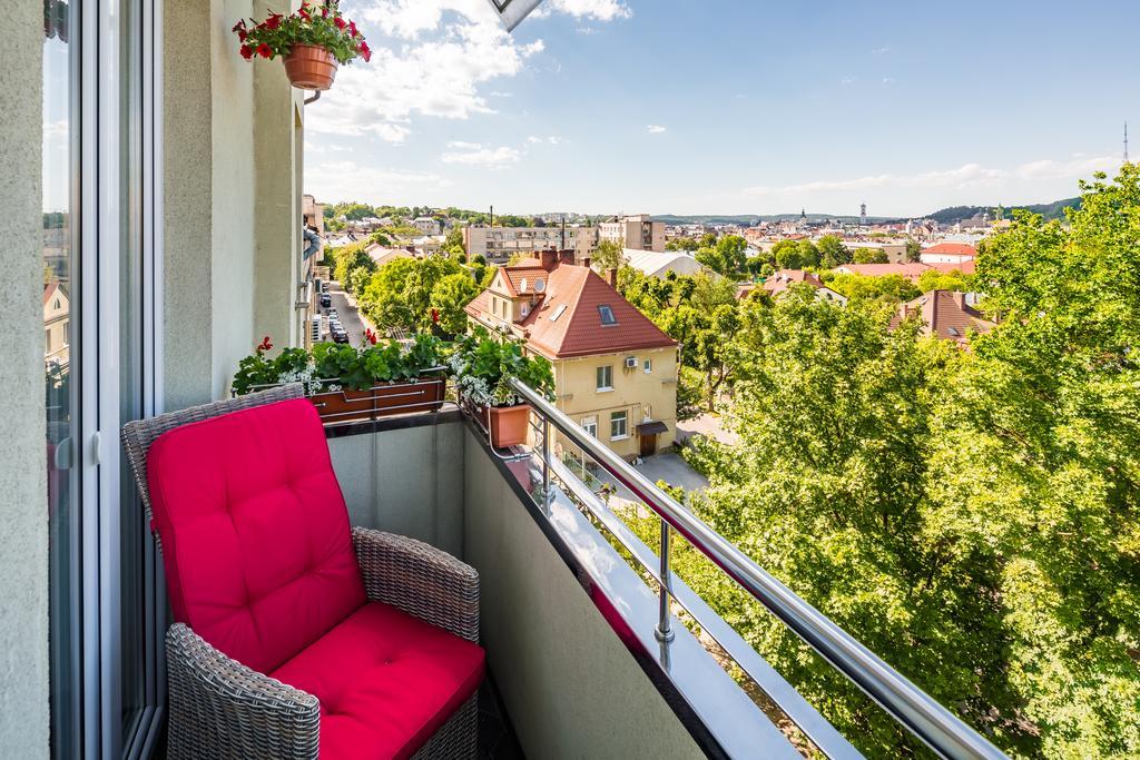 Apartment On Arkhipenka With Panorama View Liov Exterior foto