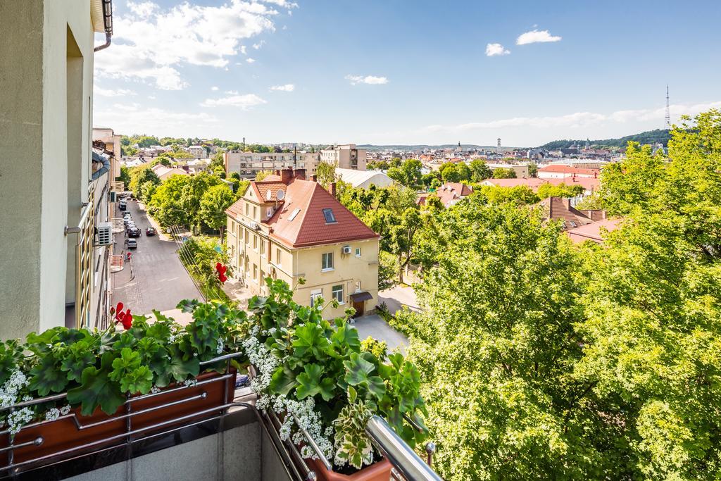 Apartment On Arkhipenka With Panorama View Liov Exterior foto