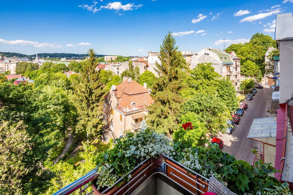 Apartment On Arkhipenka With Panorama View Liov Exterior foto